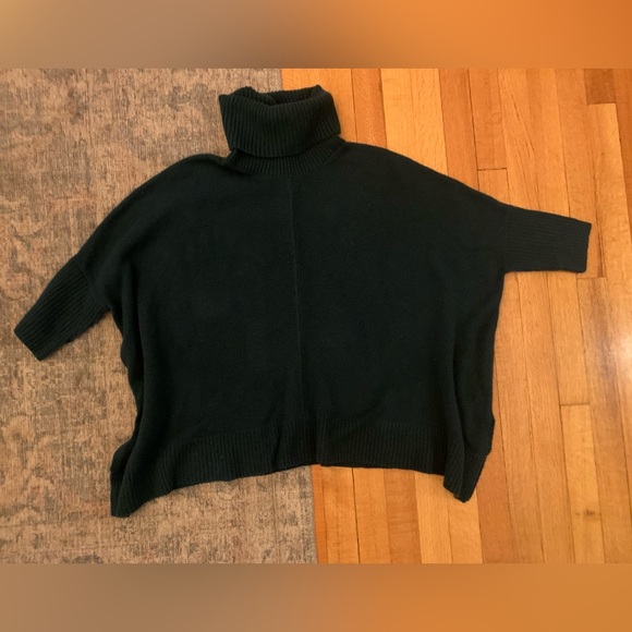 LOFT Turtleneck Poncho Sweater Green - Picture 8 of 9
